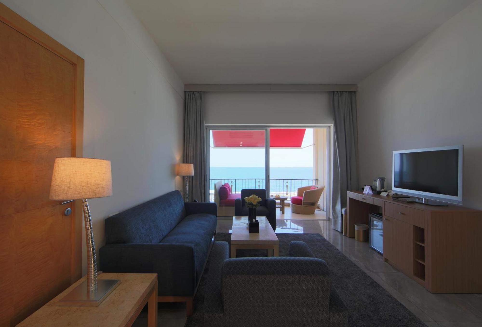 Riviera Hotel Beirut Exterior foto